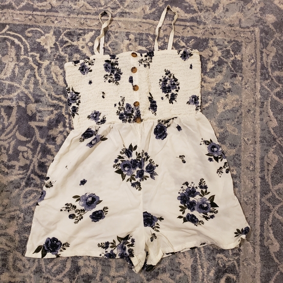 Arizona Jean Company Pants - ⭐Arizona Size L Floral Romper